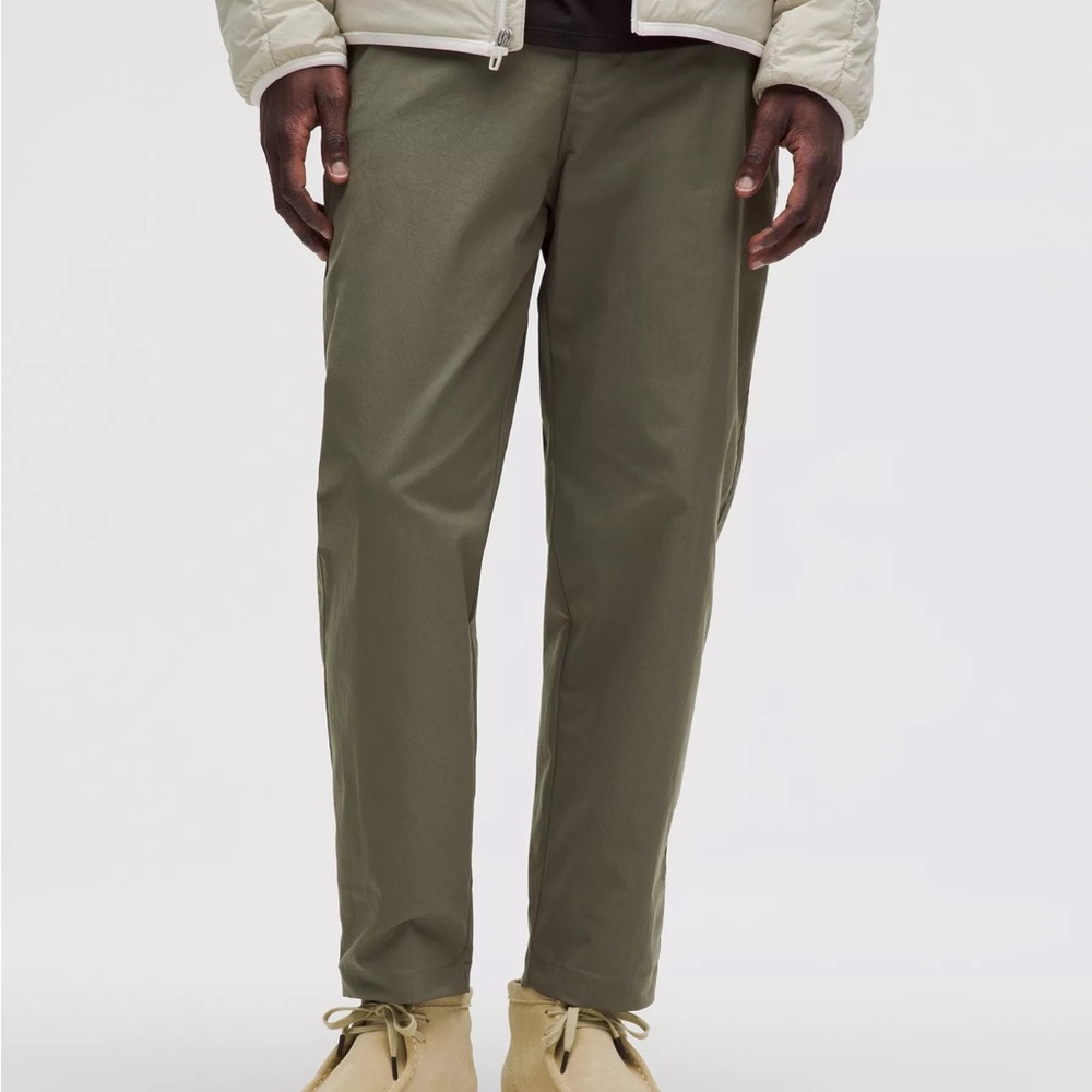 Men's Lululemon Relaxed Tapered Trousers